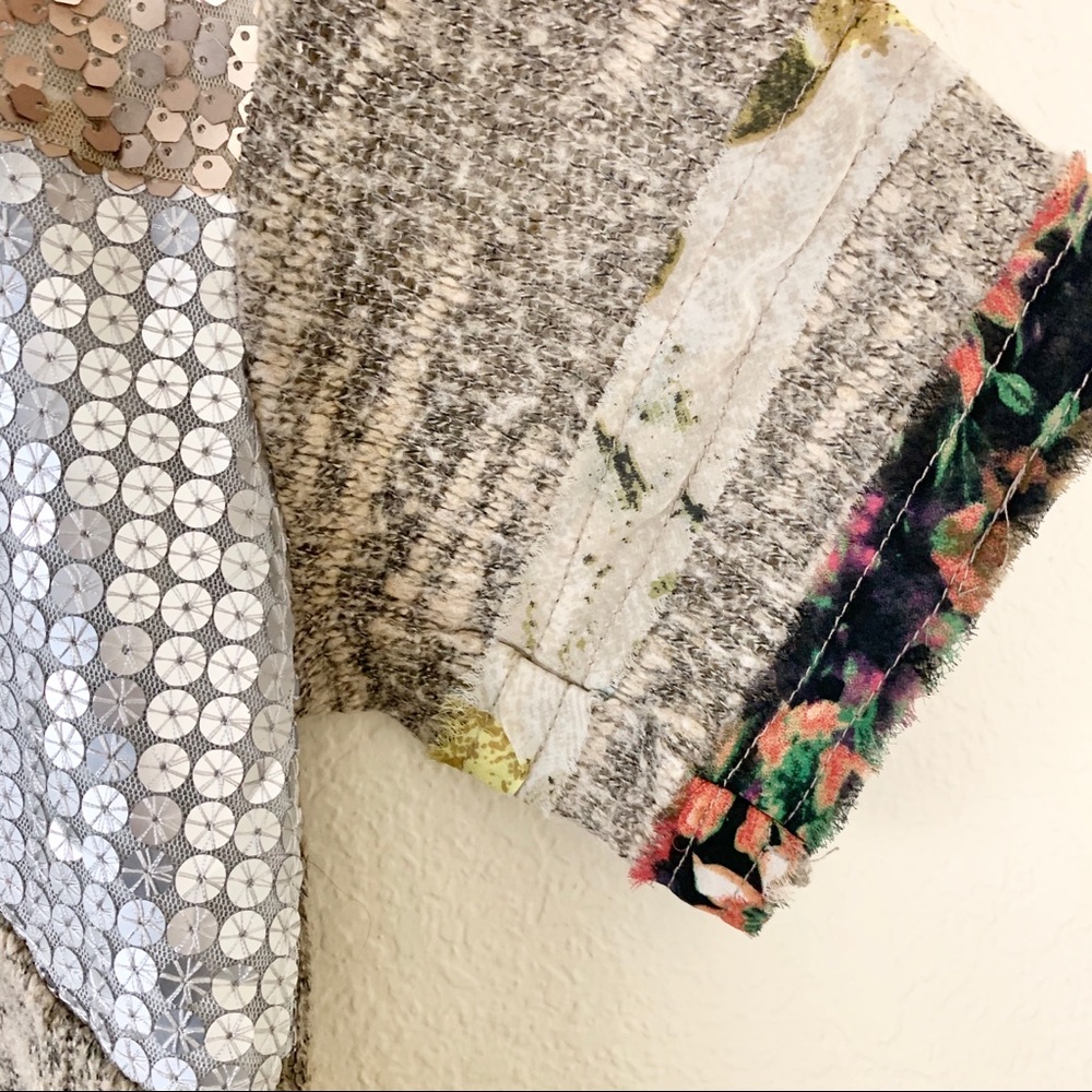 GIMMICKS BY BKE Brown Sequin Top - Picture 4 of 7